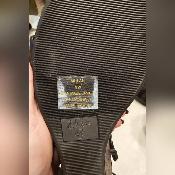 EUC black wedge sandals 9W - Picture 16 of 16